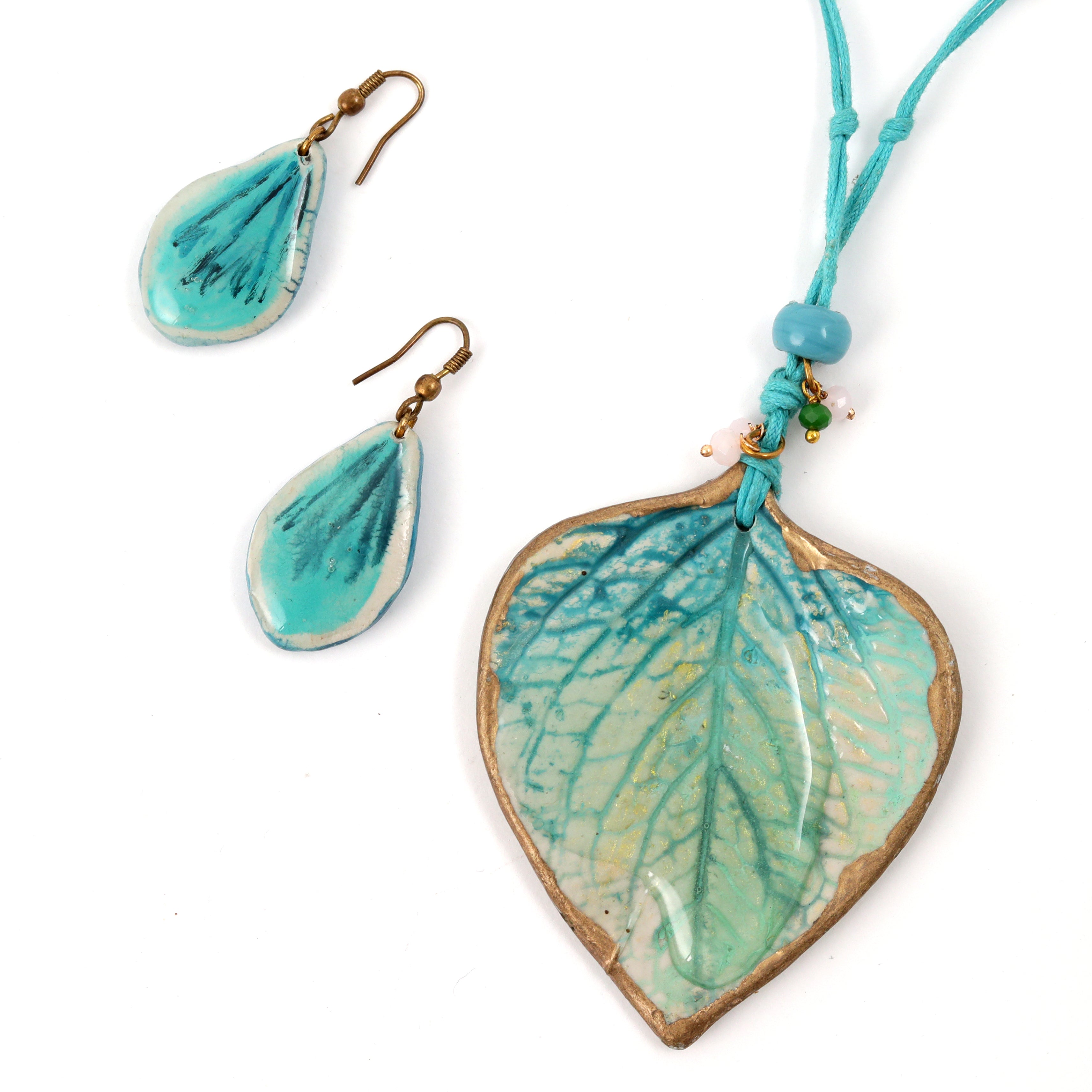 Artful Pieces for Effortless Styling 40