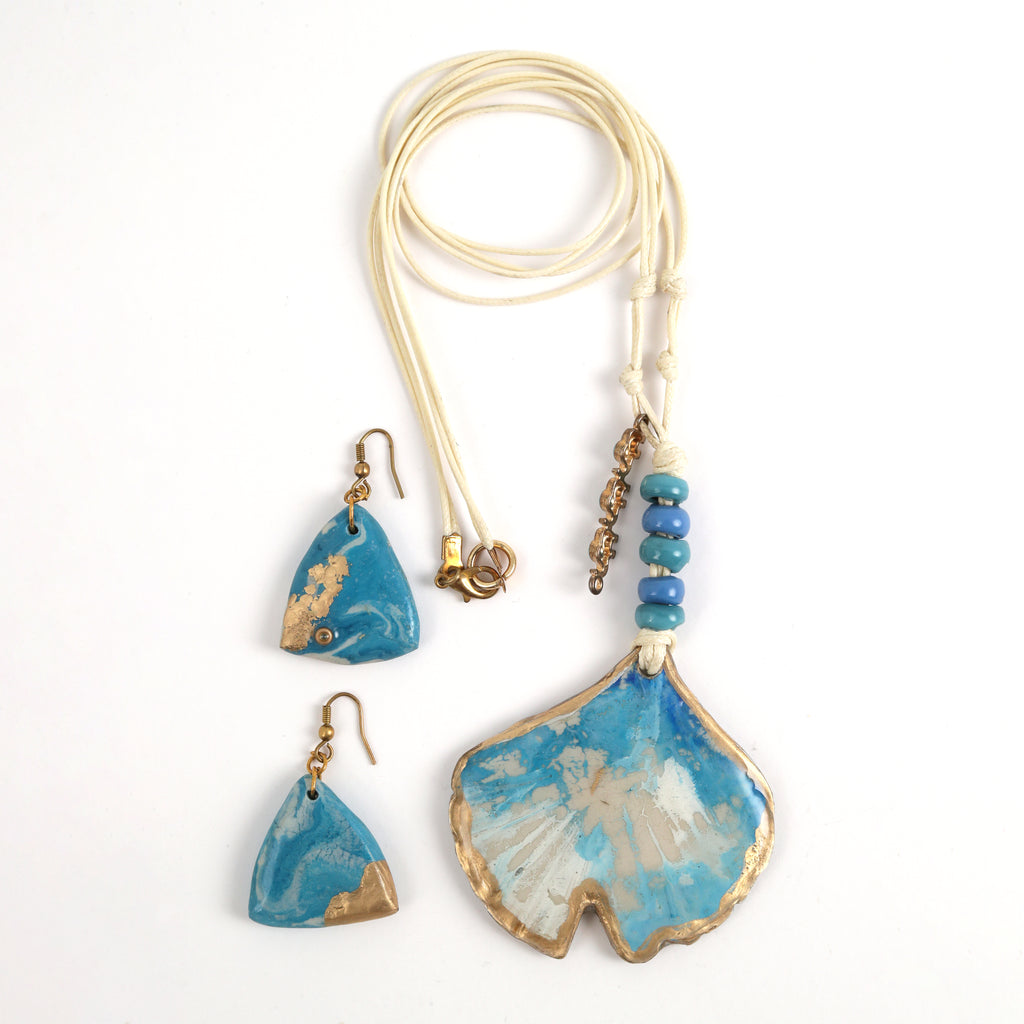 Artful Pieces for Effortless Styling 42