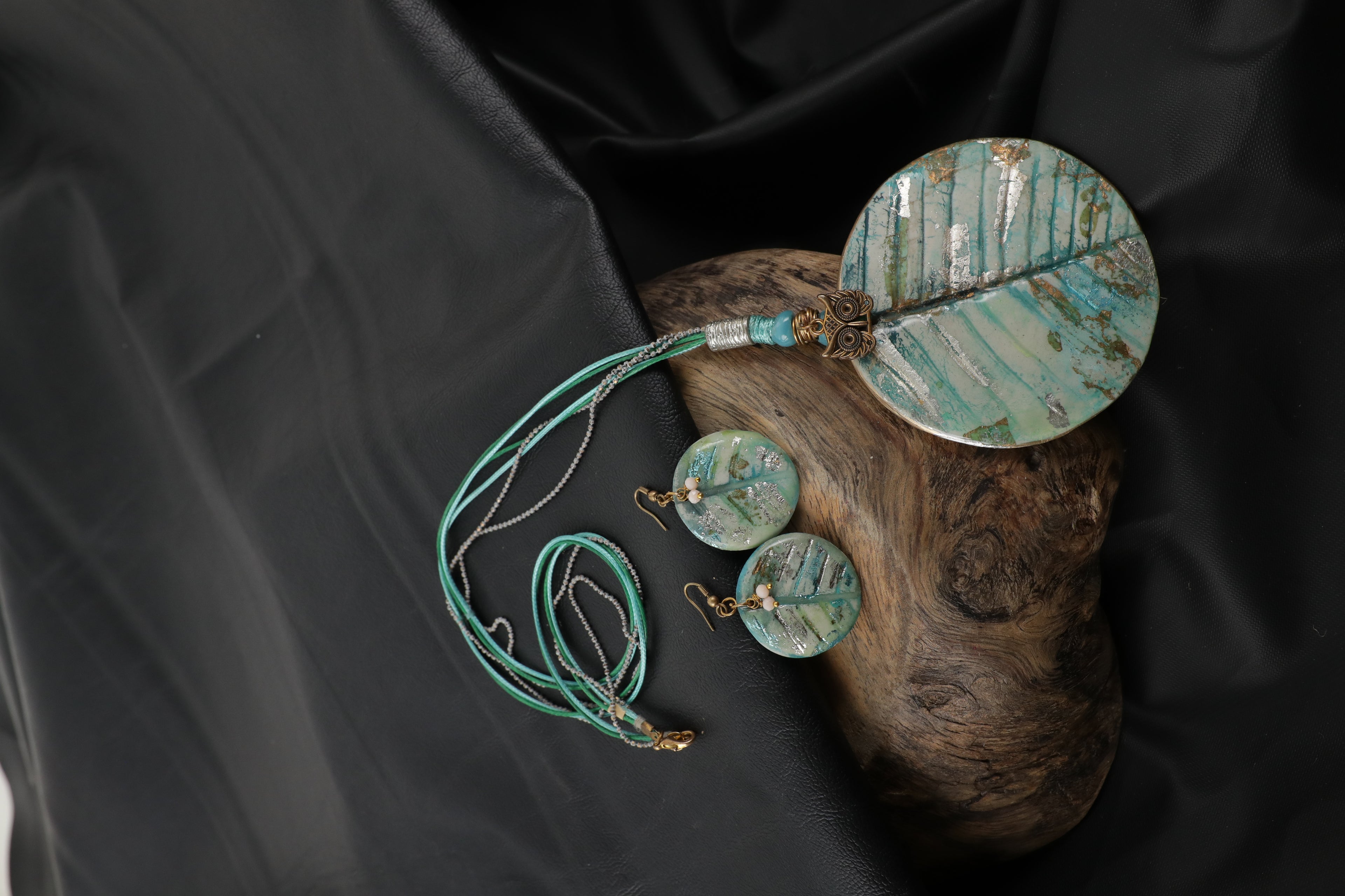 Artful Pieces for Effortless Styling 38