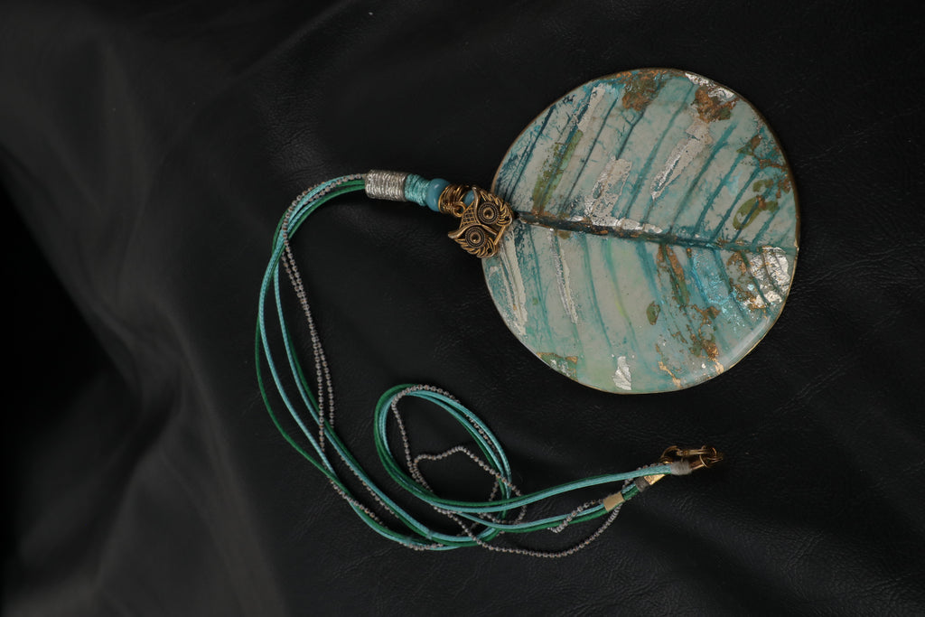 Artful Pieces for Effortless Styling 38