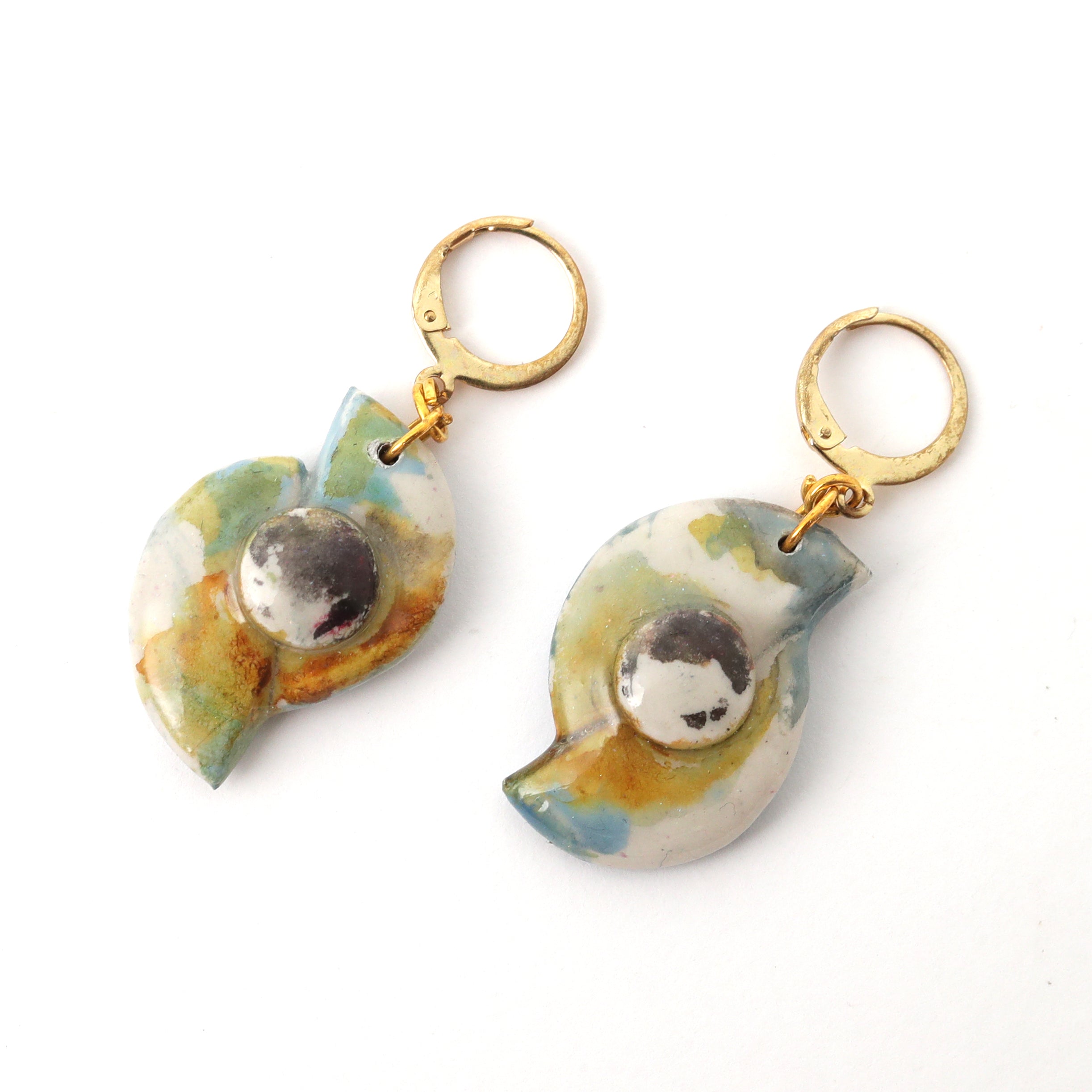 Artful Pieces for Effortless Styling 48