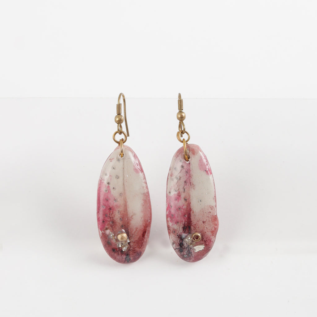 Artful Pieces for Effortless Styling 32