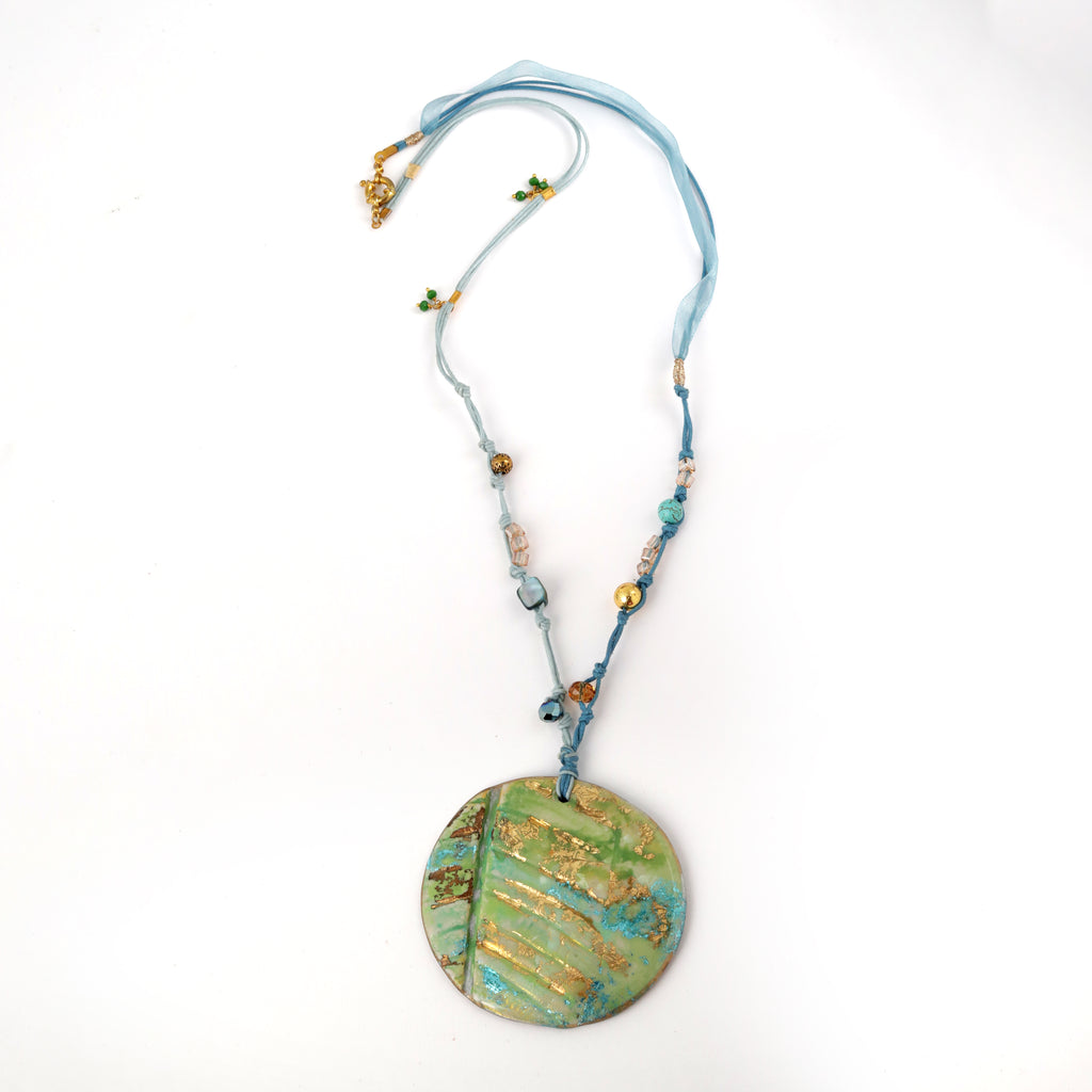 Artful Pieces for Effortless Styling 54