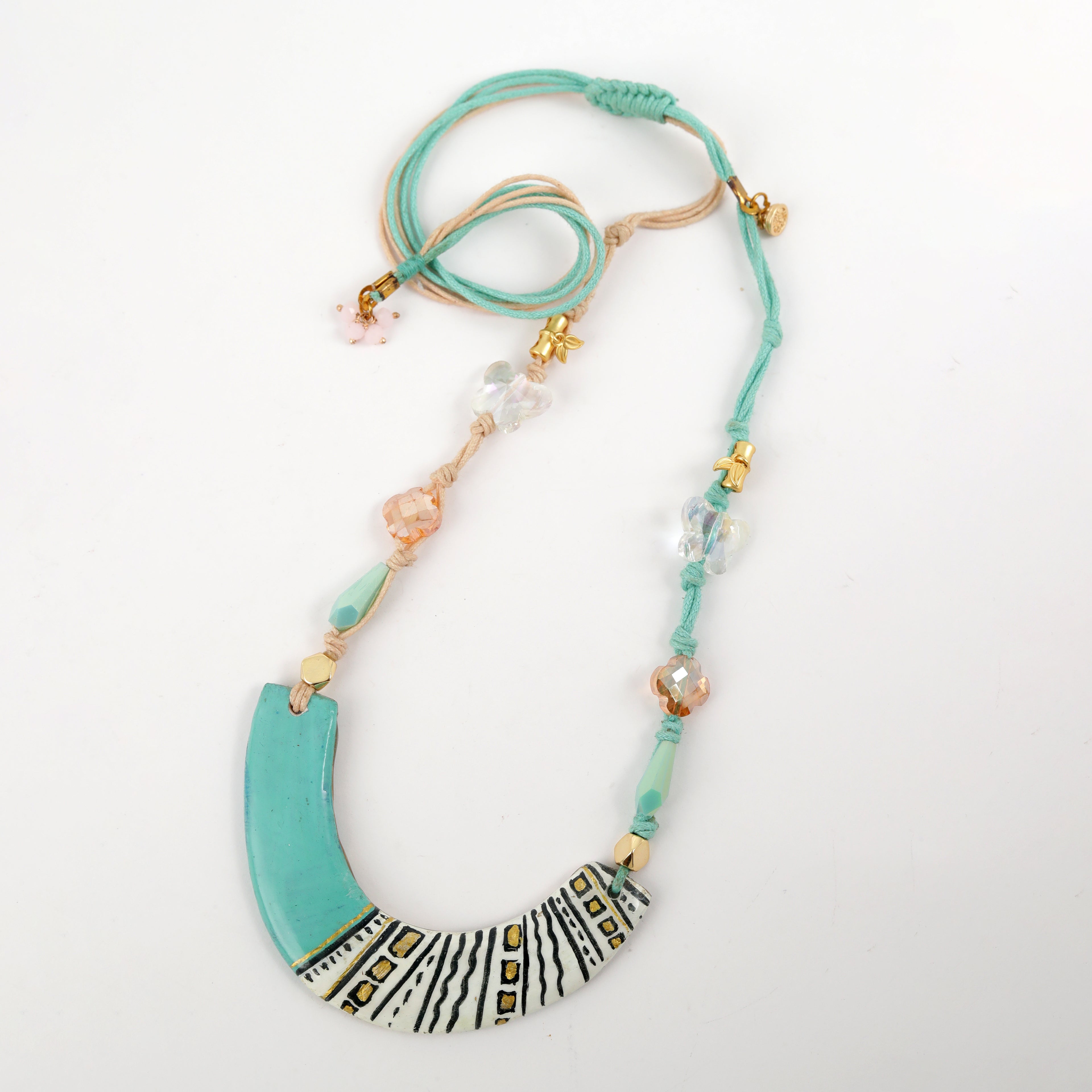 Artful Pieces for Effortless Styling 46