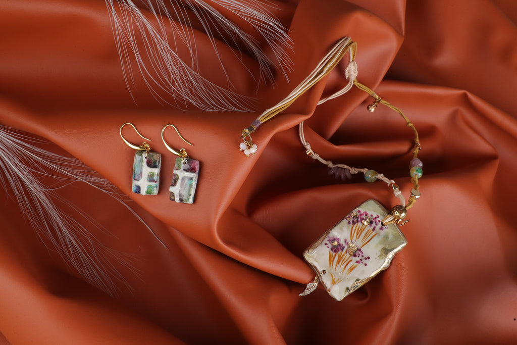 Artful Pieces for Effortless Styling 53
