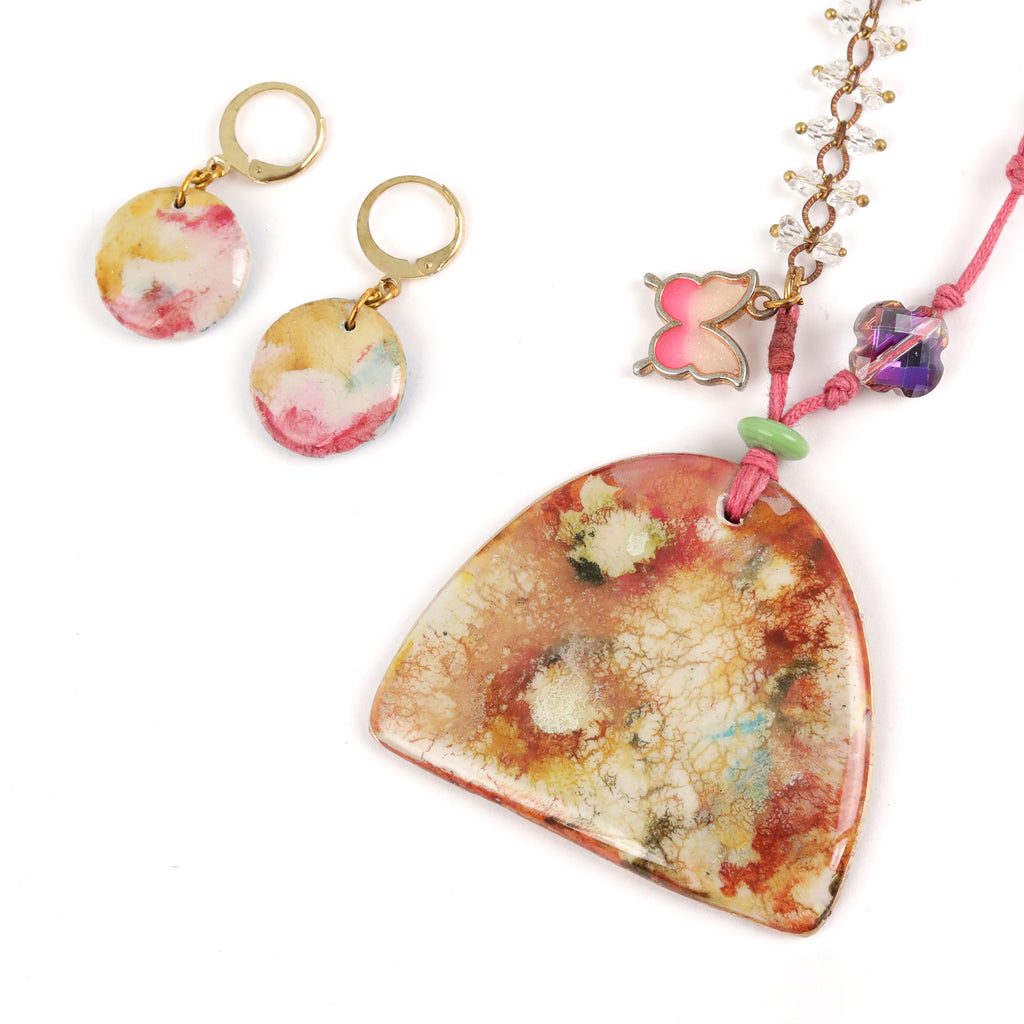 Artful Pieces for Effortless Styling 62