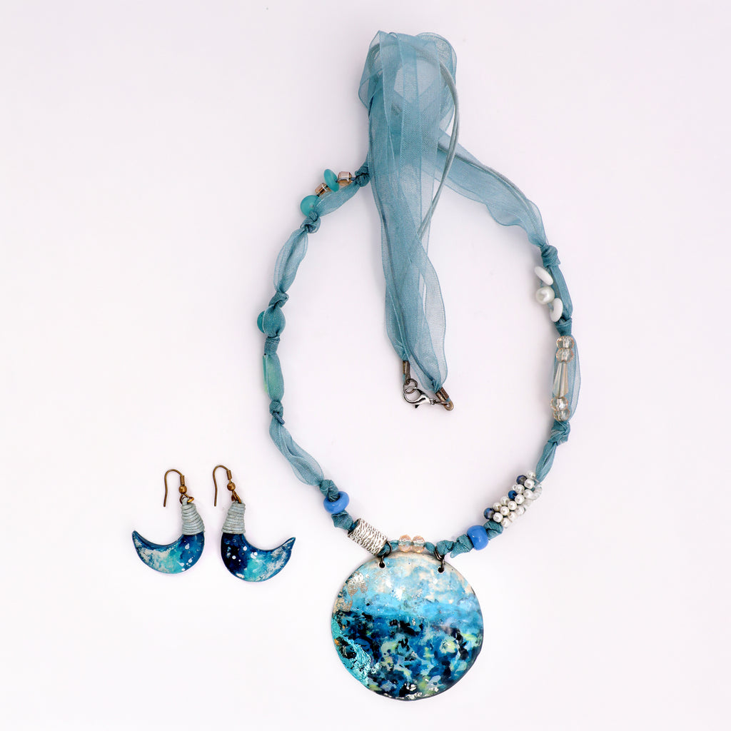 Artful Pieces for Effortless Styling 4