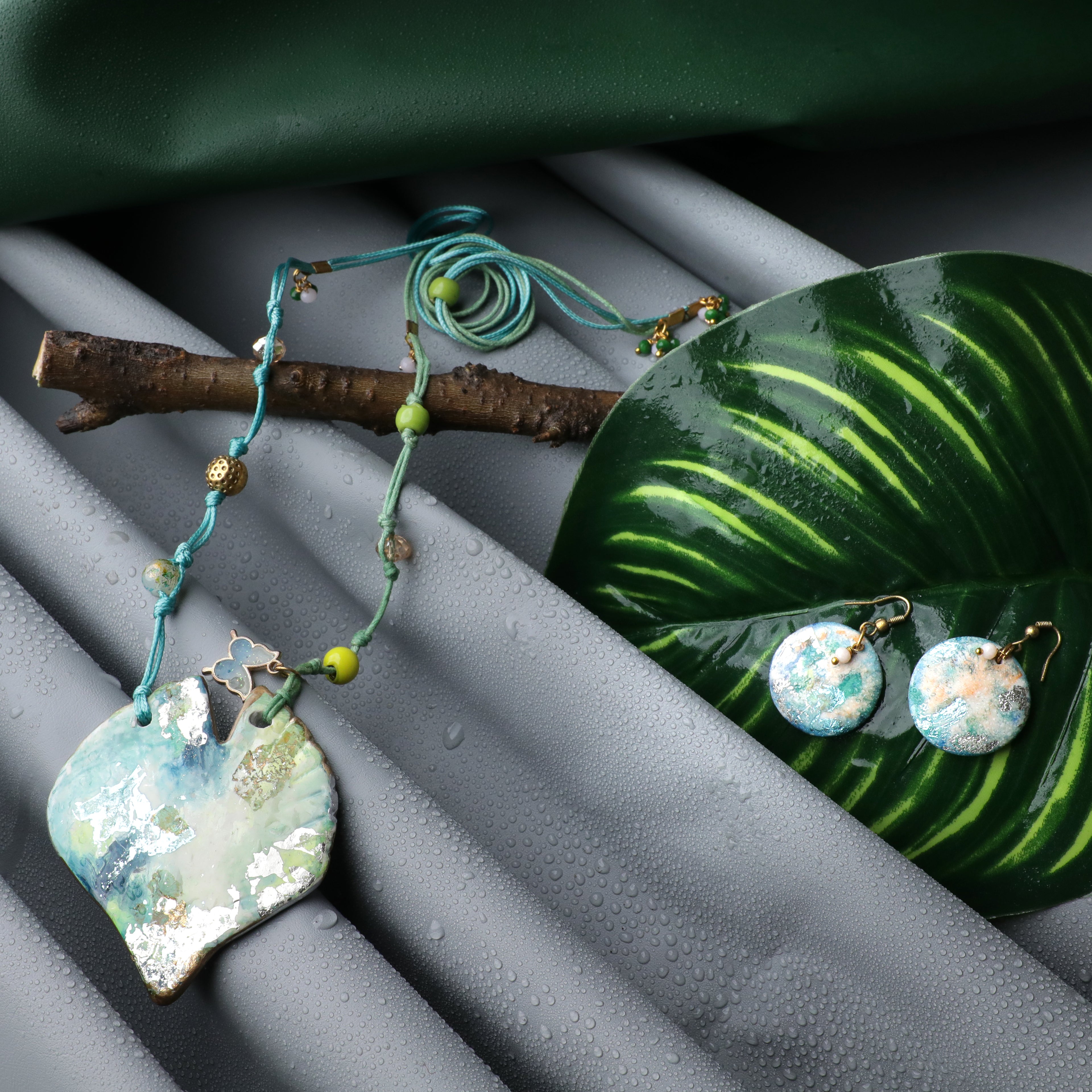 Artful Pieces for Effortless Styling 7