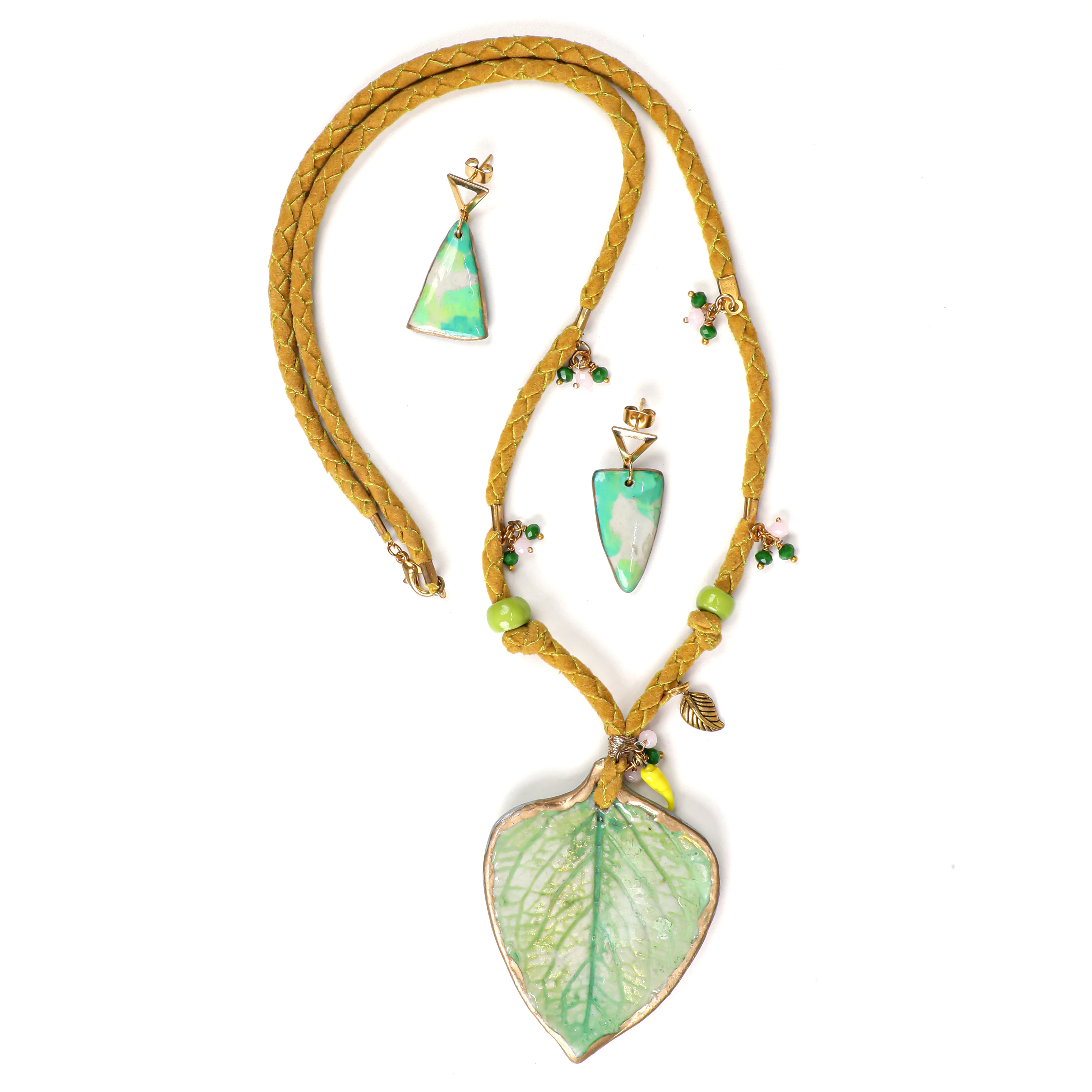 Artful Pieces for Effortless Styling 12