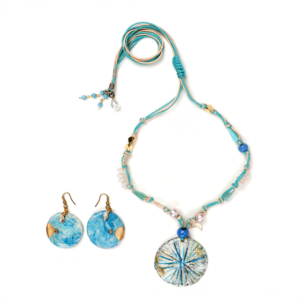 Artful Pieces for Effortless Styling 15