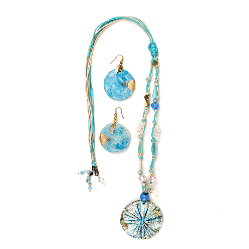 Artful Pieces for Effortless Styling 15