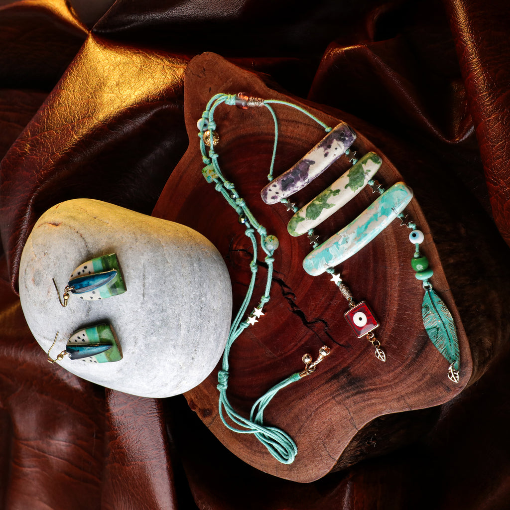 Artful Pieces for Effortless Styling 16