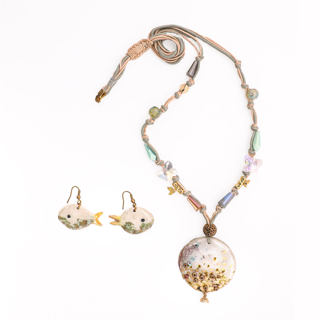 Artful Pieces for Effortless Styling 18