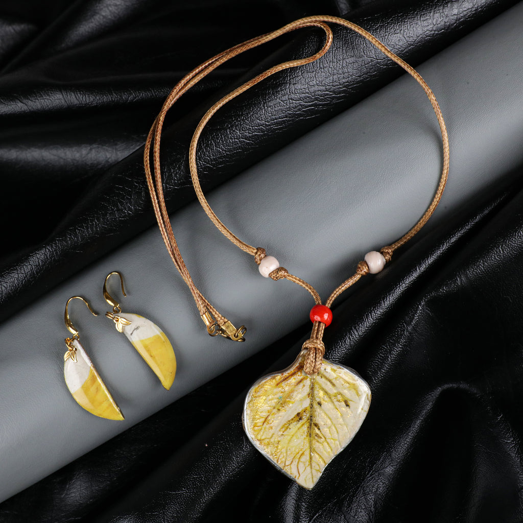 Artful Pieces for Effortless Styling 19
