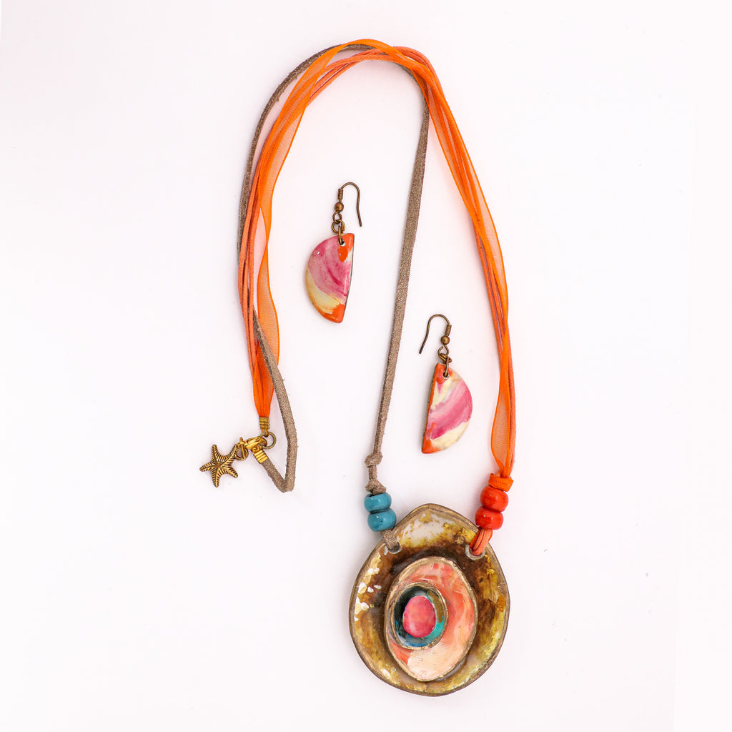 Artful Pieces for Effortless Styling 28