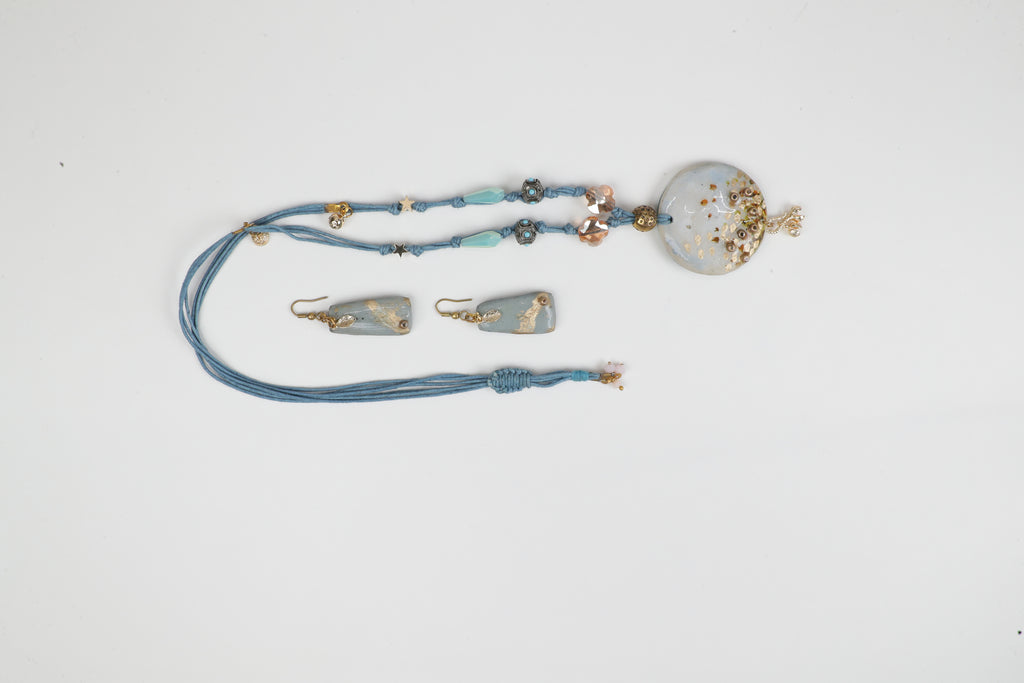 Artful Pieces for Effortless Styling 47
