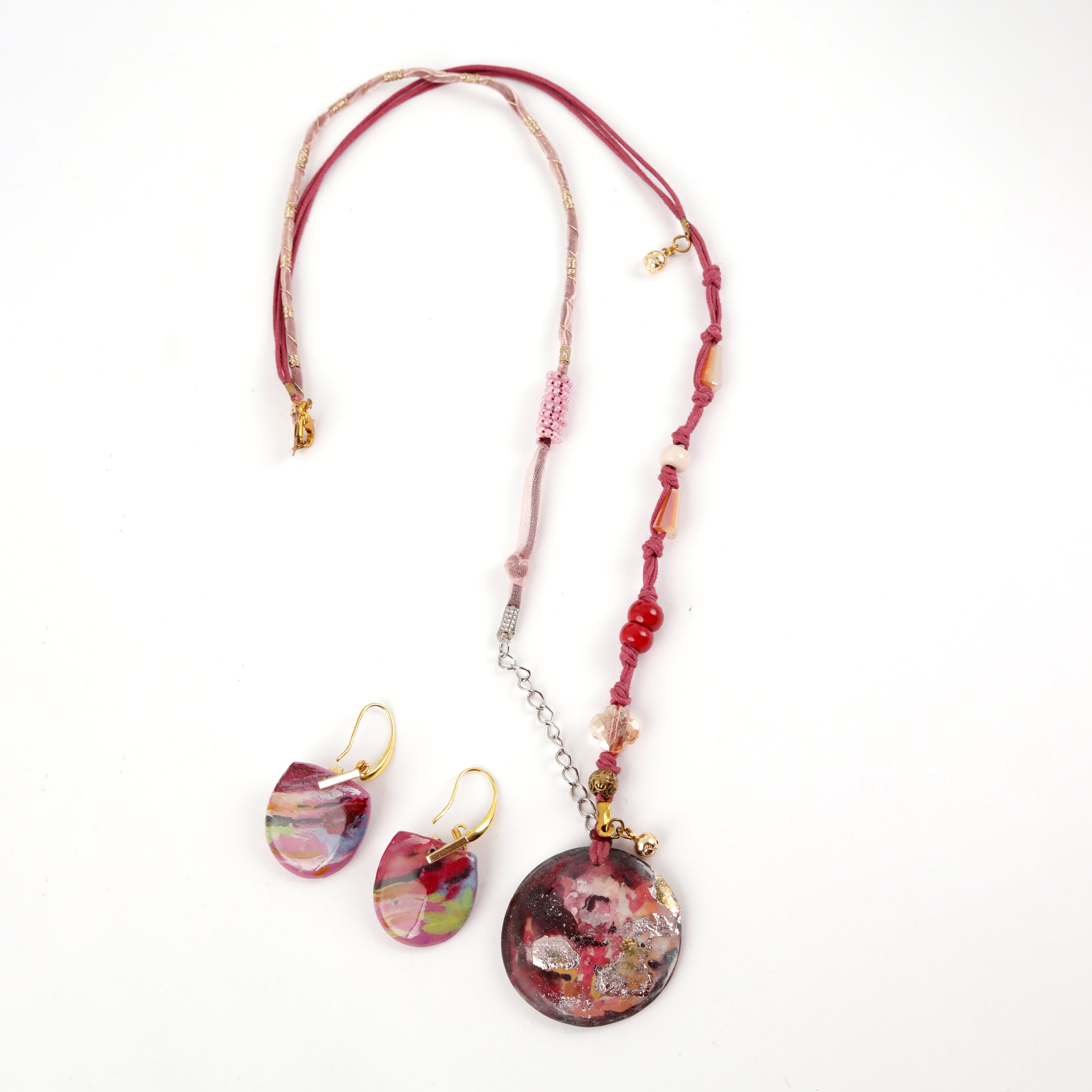 Artful Pieces for Effortless Styling 59