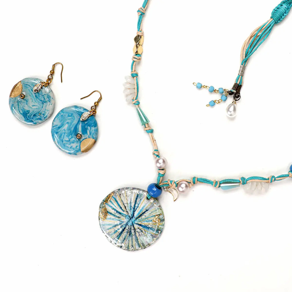 Artful Pieces for Effortless Styling 15
