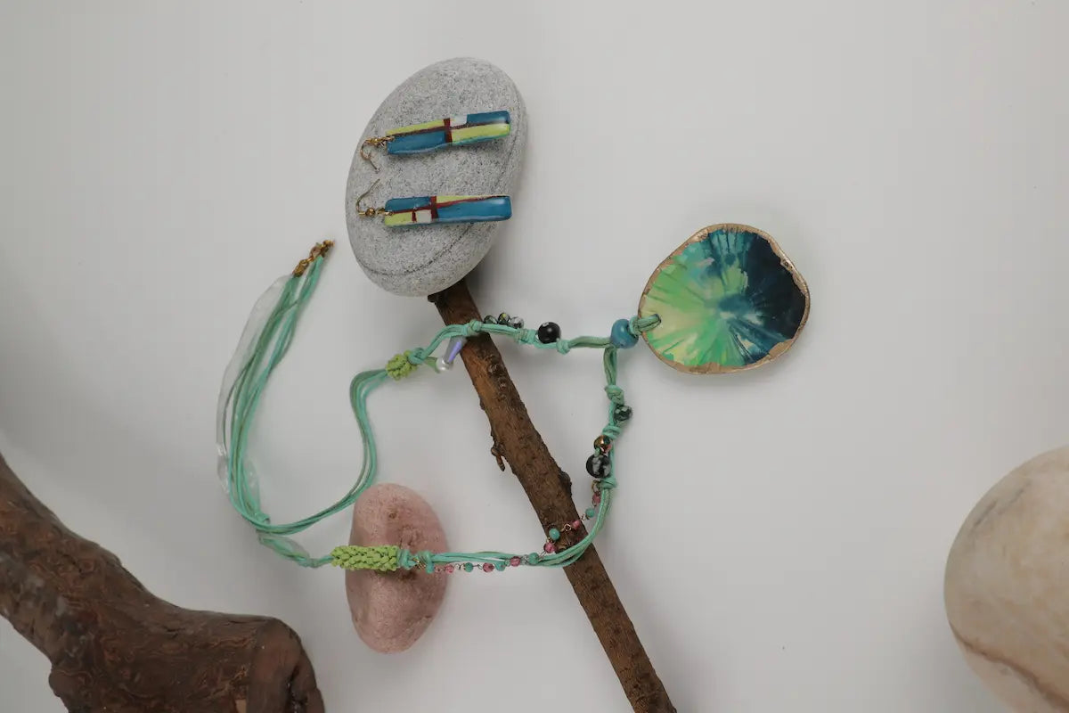 Artful Pieces for Effortless Styling 23