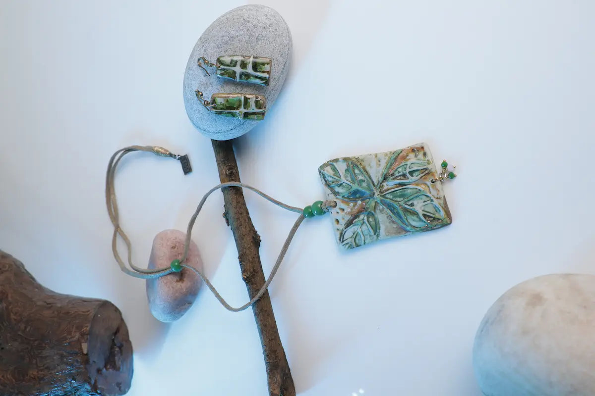 Artful Pieces for Effortless Styling 26