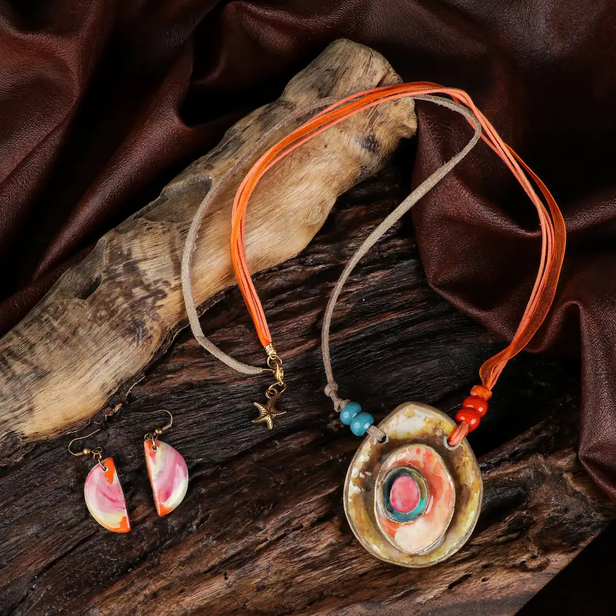 Artful Pieces for Effortless Styling 27