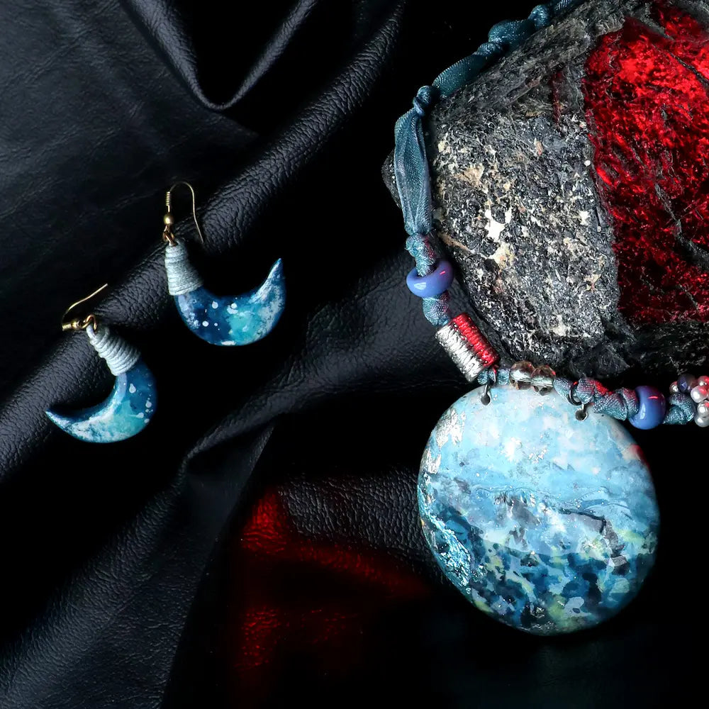 Artful Pieces for Effortless Styling 4