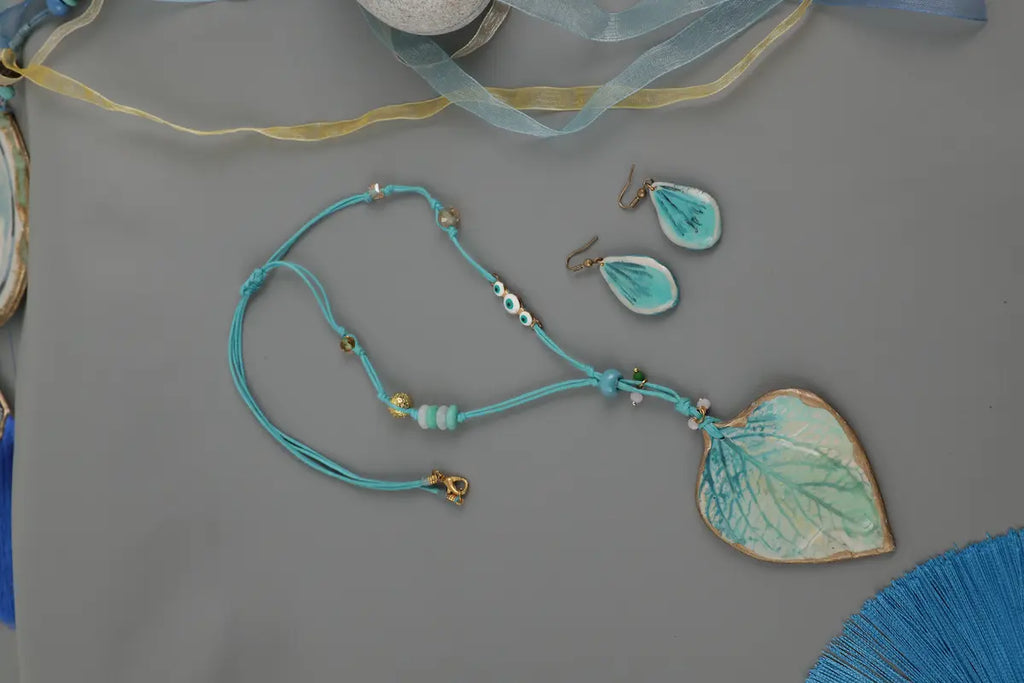 Artful Pieces for Effortless Styling 40
