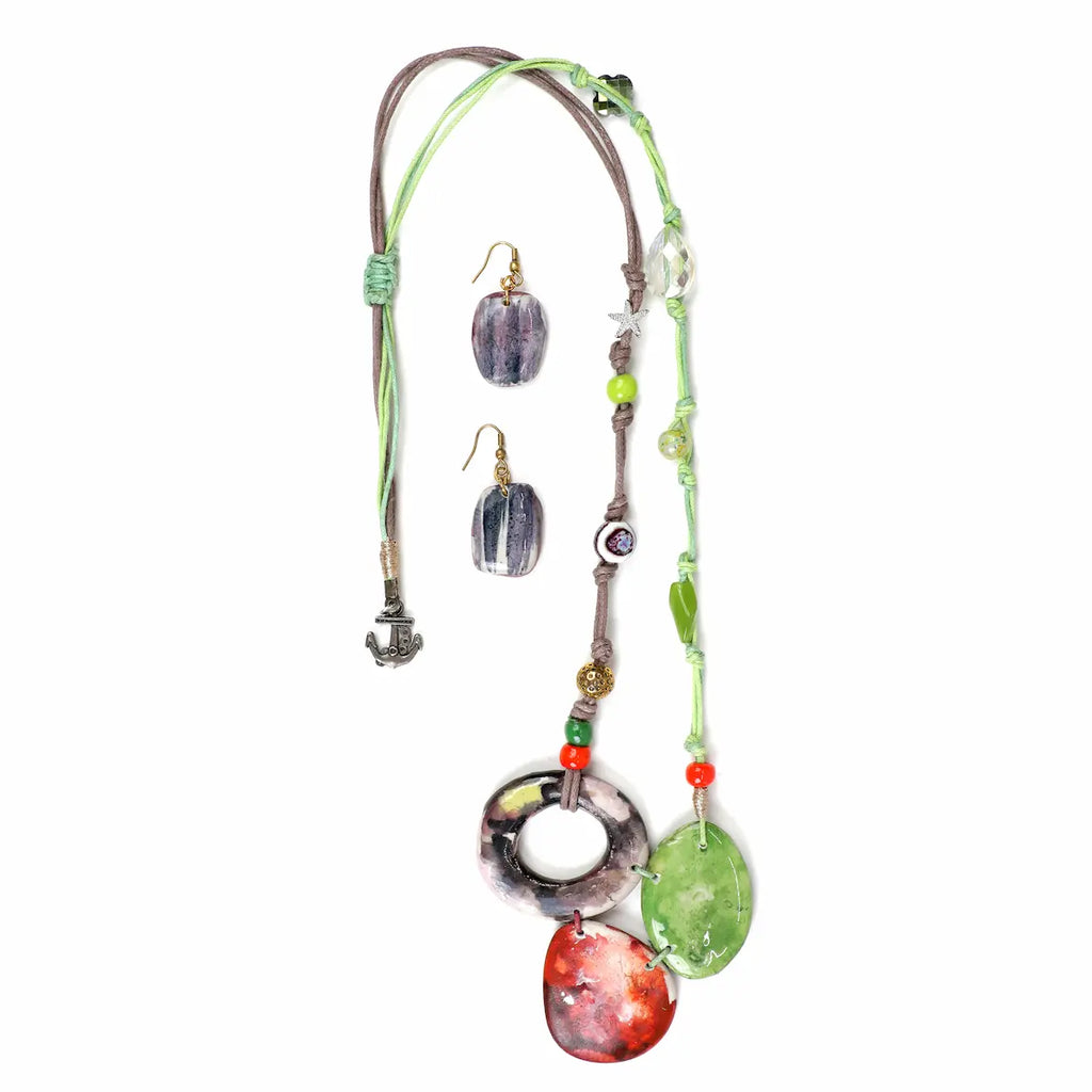 Artful Pieces for Effortless Styling 41