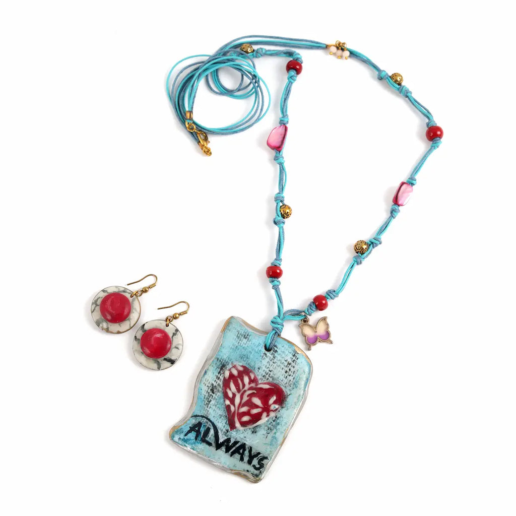 Artful Pieces for Effortless Styling 44
