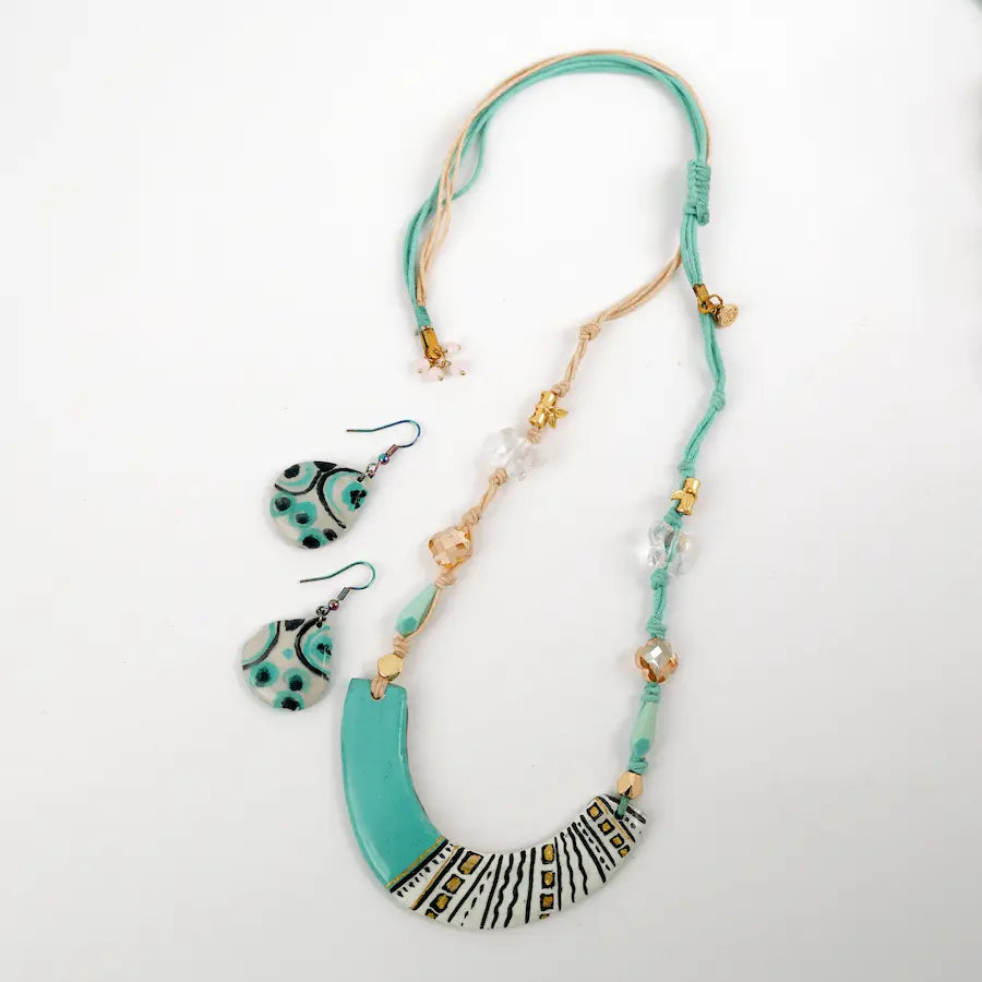 Artful Pieces for Effortless Styling 46
