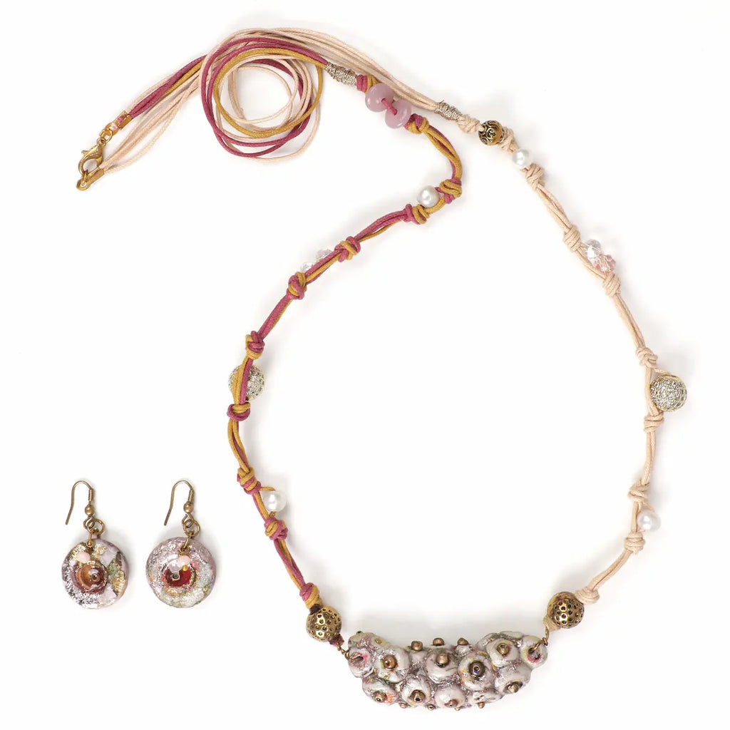 Artful Pieces for Effortless Styling 9